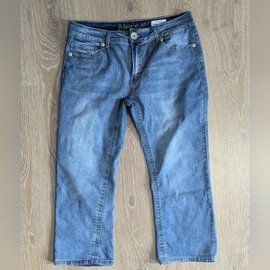 4/$10✨ Carreli‎ Ashley Mid Rise Women's 33 Jean Capris